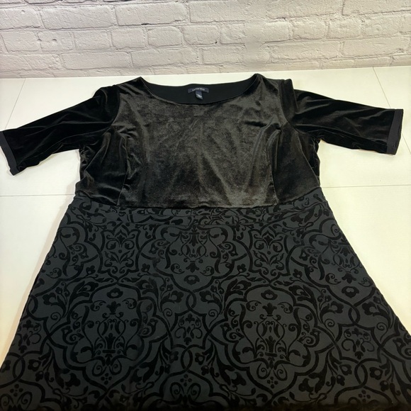 Lands End Black Velvet Baroque Dress - Picture 4 of 8